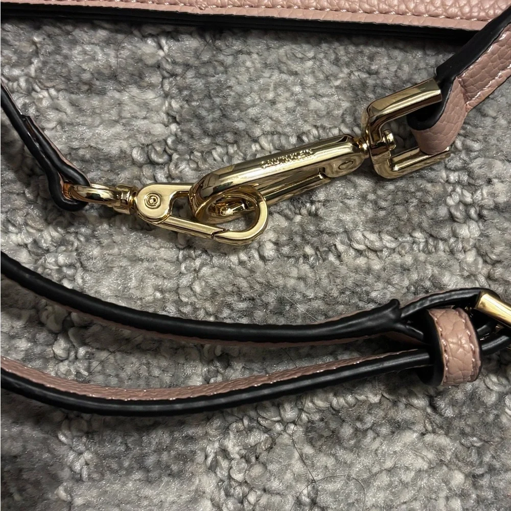 Calvin Klein Pebbled Leather Crossbody Zippered Wristlet Pouch - Picture 6 of 6